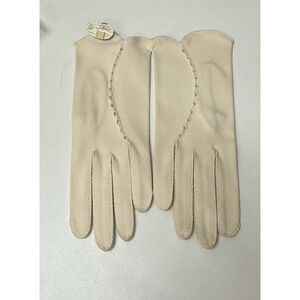Vintage 60s Grandoe Elegant Dainty Pearls Ladies Gloves Size 6.5 NEW NOS